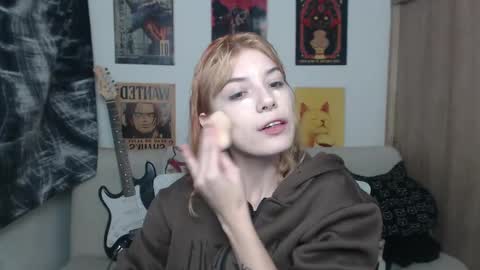 Snapshot of lovely_cass chatting on March 4, 12:50 am Cassie online show from March 4, 12:50 am
