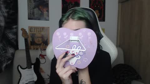 Snapshot of lovely_cass chatting on January 7, 11:14 pm Cassie online show from January 7, 11:14 pm
