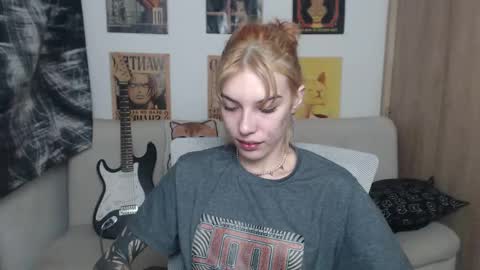 Snapshot of lovely_cass chatting on March 9, 2:07 am Cassie online show from March 9, 2:07 am