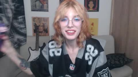 Snapshot of lovely_cass chatting on March 7, 1:53 am Cassie online show from March 7, 1:53 am