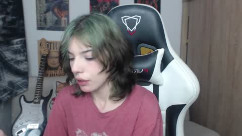 Snapshot of lovely_cass chatting on January 25, 4:34 am Cassie online show from January 25, 4:34 am
