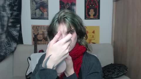 Snapshot of lovely_cass chatting on February 18, 4:48 am Cassie online show from February 18, 4:48 am