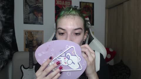 Snapshot of lovely_cass chatting on December 27, 10:26 pm Cassie online show from December 27, 10:26 pm