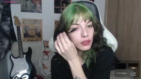 Snapshot of lovely_cass chatting on December 21, 9:47 pm Cassie online show from December 21, 9:47 pm