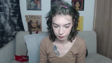 Snapshot of lovely_cass chatting on February 4, 10:34 pm Cassie online show from February 4, 10:34 pm