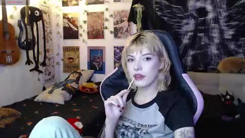 Cassie online show from July 17, 1:10 am