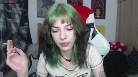 Snapshot of lovely_cass chatting on December 24, 10:49 pm Cassie online show from December 24, 10:49 pm