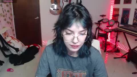 Snapshot of lovely_cass chatting on October 1, 1:21 am Cassie online show from October 1, 1:21 am