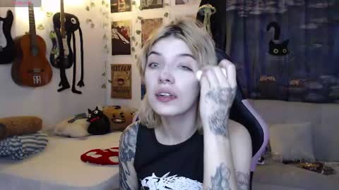 Cassie online show from July 25, 9:55 pm