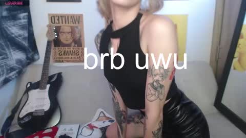 Snapshot of lovely_cass chatting on September 14, 3:37 am Cassie online show from September 14, 3:37 am