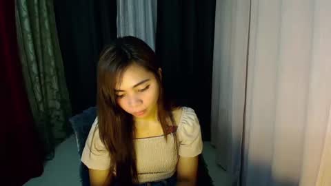 Snapshot of lovely_cummerx chatting on December 23, 12:35 am JAM online show from December 23, 12:35 am