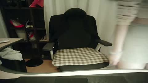 DANA KIM online show from October 22, 4:34 pm