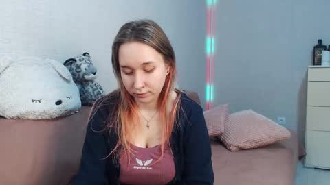 Lovely Hayley online show from February 13, 10:00 pm