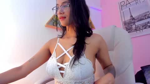 Olivia online show from May 30, 6:27 pm