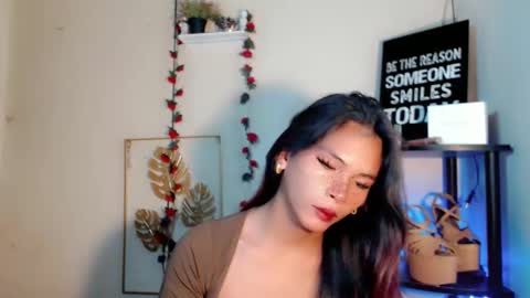 KATE online show from April 19, 1:05 am