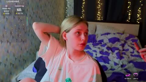 your sweet girls online show from April 18, 7:07 pm