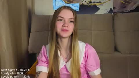 lovelygracee online show from October 31, 2:21 pm