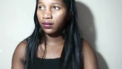 lovelylarra online show from April 19, 7:05 pm