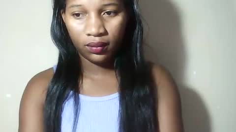 lovelylarra online show from April 25, 6:49 pm