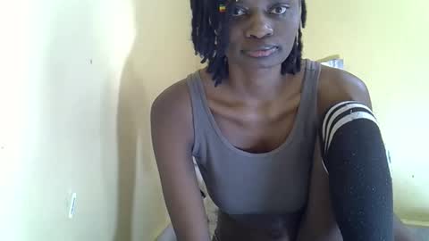 Snapshot of lovelymee2 chatting on October 9, 9:13 am lovelymee2 online show from October 9, 9:13 am