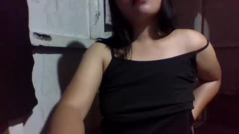Snapshot of lovelymocha27 chatting on February 23, 5:23 pm lovelymocha27s online show from February 23, 5:23 pm