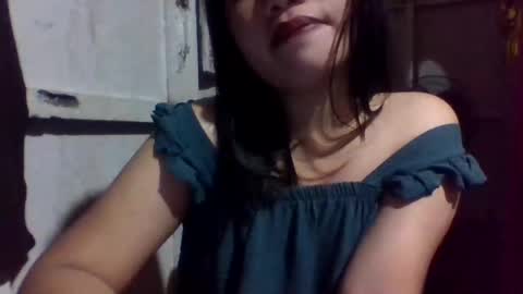 Snapshot of lovelymocha27 chatting on March 5, 8:23 pm lovelymocha27s online show from March 5, 8:23 pm