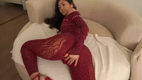 kim online show from April 27, 3:31 pm