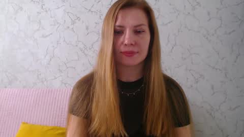 Snapshot of lovepeanutgirl chatting on March 3, 10:52 am Mary Love online show from March 3, 10:52 am