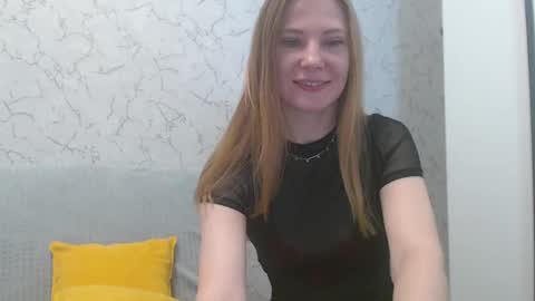 Snapshot of lovepeanutgirl chatting on February 2, 12:13 pm Mary Love online show from February 2, 12:13 pm