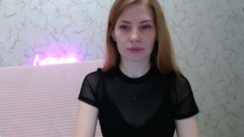 Snapshot of lovepeanutgirl chatting on September 30, 2:44 pm Mary Love online show from September 30, 2:44 pm