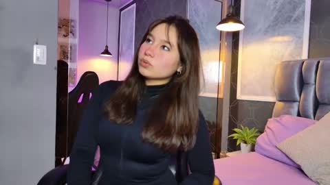 Love  online show from November 24, 8:55 pm