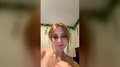 lovergirll1717 online show from June 4, 8:13 pm
