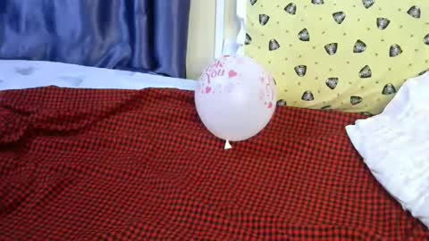 loveslut_ online show from October 14, 6:32 pm