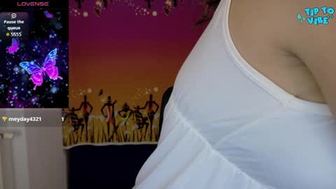 loving  online show from April 17, 7:54 am