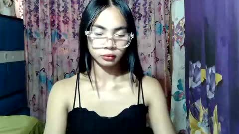 loving_rhean online show from July 27, 1:46 am