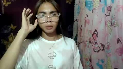 loving_rhean online show from June 17, 12:12 am