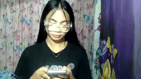 loving_rhean online show from June 30, 10:48 am