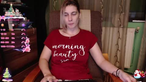 Snapshot of lovingfeetheels chatting on December 11, 7:46 pm Antonia online show from December 11, 7:46 pm
