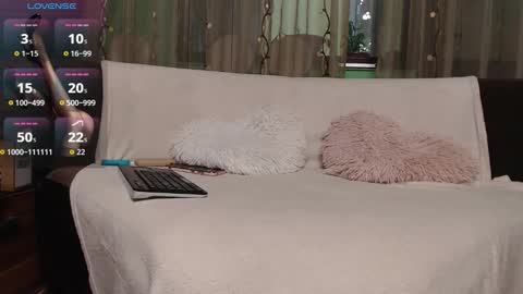 Snapshot of lovingfeetheels chatting on October 2, 8:08 am Antonia online show from October 2, 8:08 am