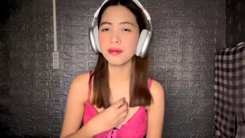 luannaescorza online show from February 8, 7:12 am