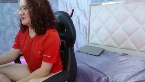 LUAR  online show from December 19, 10:35 pm