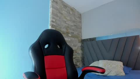 L u c i a  online show from April 25, 7:11 pm