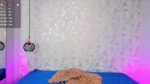 L U C I A online show from October 20, 1:03 pm