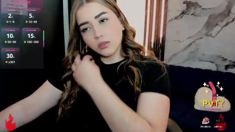 Snapshot of lucia_star_ chatting on September 19, 7:24 pm lucia star online show from September 19, 7:24 pm