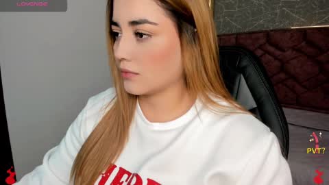 Snapshot of lucia_star_ chatting on January 11, 11:45 am lucia star online show from January 11, 11:45 am