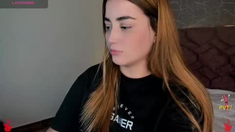 Snapshot of lucia_star_ chatting on December 11, 9:01 pm lucia star online show from December 11, 9:01 pm