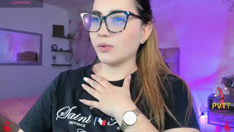 Snapshot of lucia_star_ chatting on February 8, 7:59 pm lucia star online show from February 8, 7:59 pm