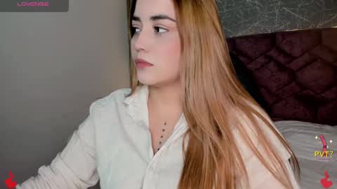 Snapshot of lucia_star_ chatting on December 12, 6:42 pm lucia star online show from December 12, 6:42 pm