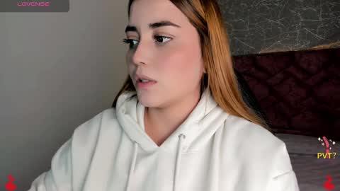 Snapshot of lucia_star_ chatting on January 9, 7:50 pm lucia star online show from January 9, 7:50 pm