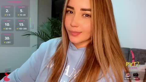 Snapshot of lucia_star_ chatting on October 11, 11:07 pm lucia star online show from October 11, 11:07 pm